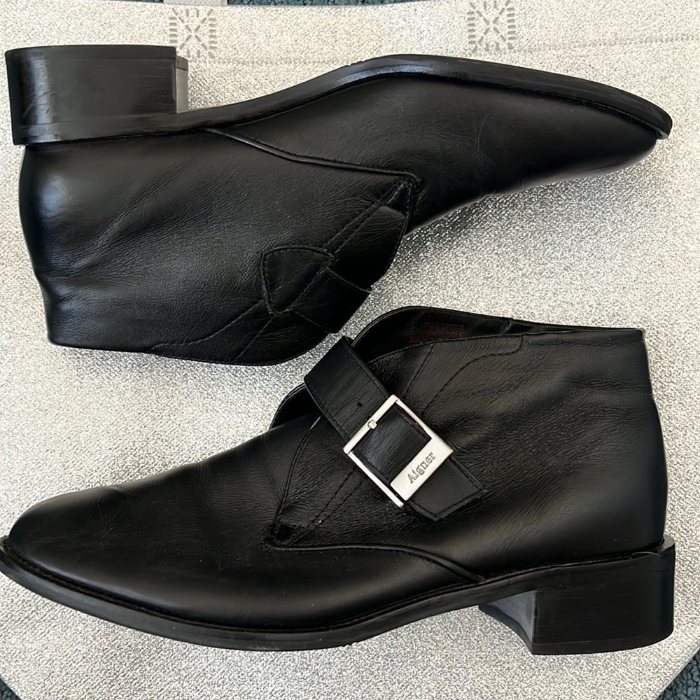 Etienne Aigner Show Time Black Leather Ankle Boots with Buckle 7.5 W